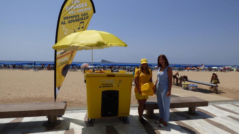 A recycling campaign brings music to Benidorm's beaches