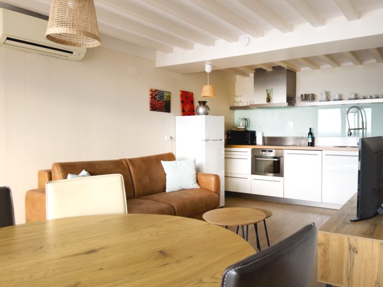 Cocina y comedor, abiertos al salón